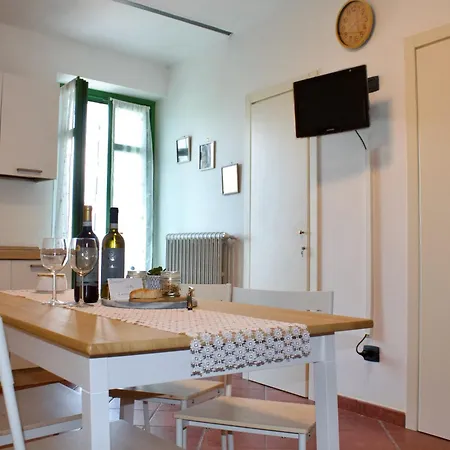 Dolce House - Wine, Views E Relax In * La Morra